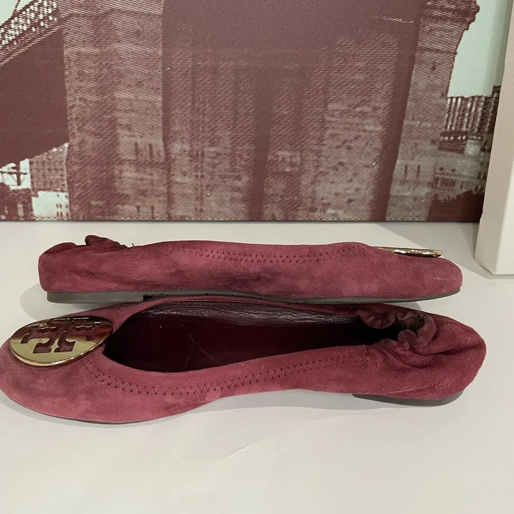 Tory Burch Burgundy Flats with Gold Logo - Picture 10 of 14